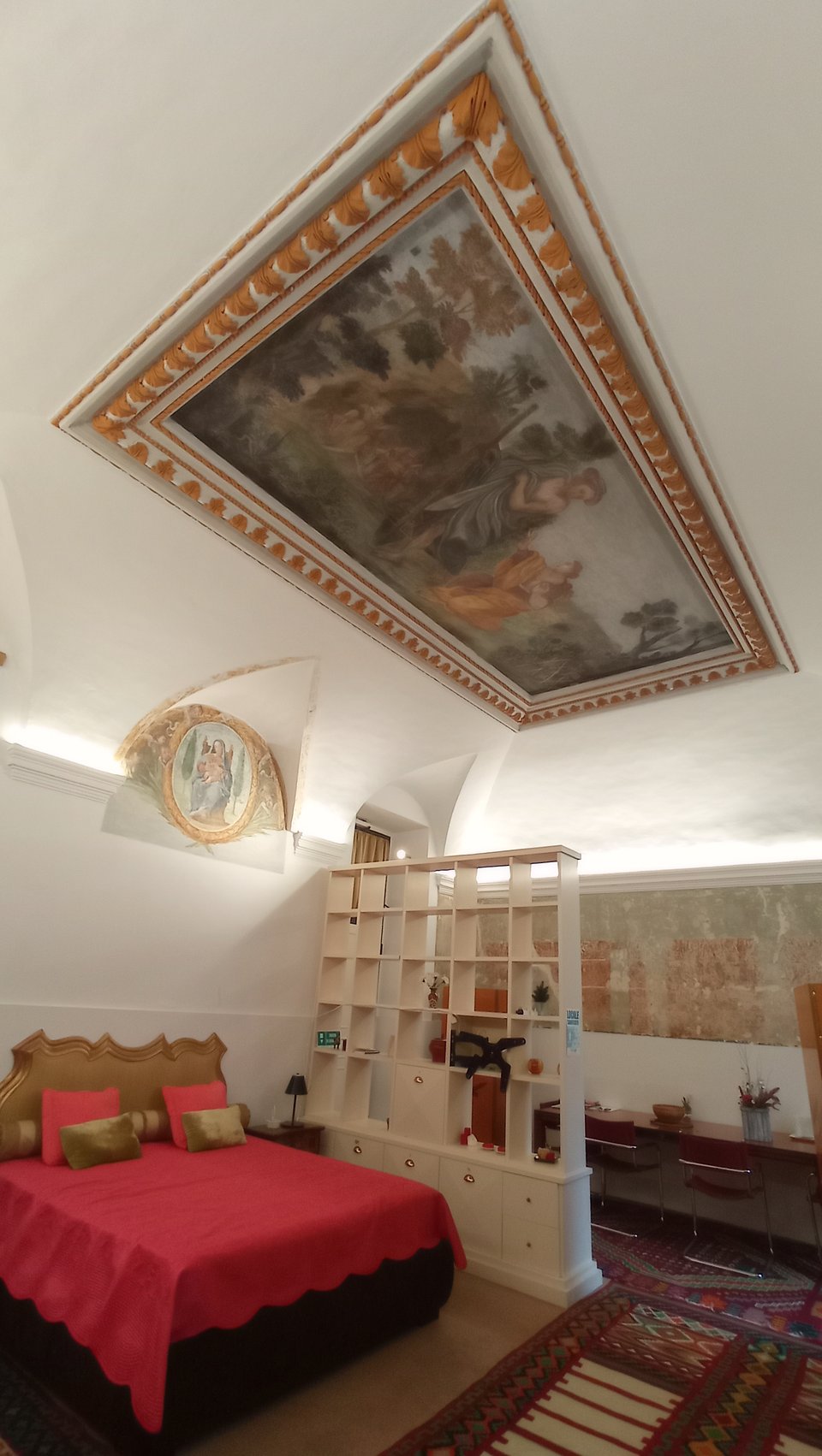 Fresco Suite, Rome